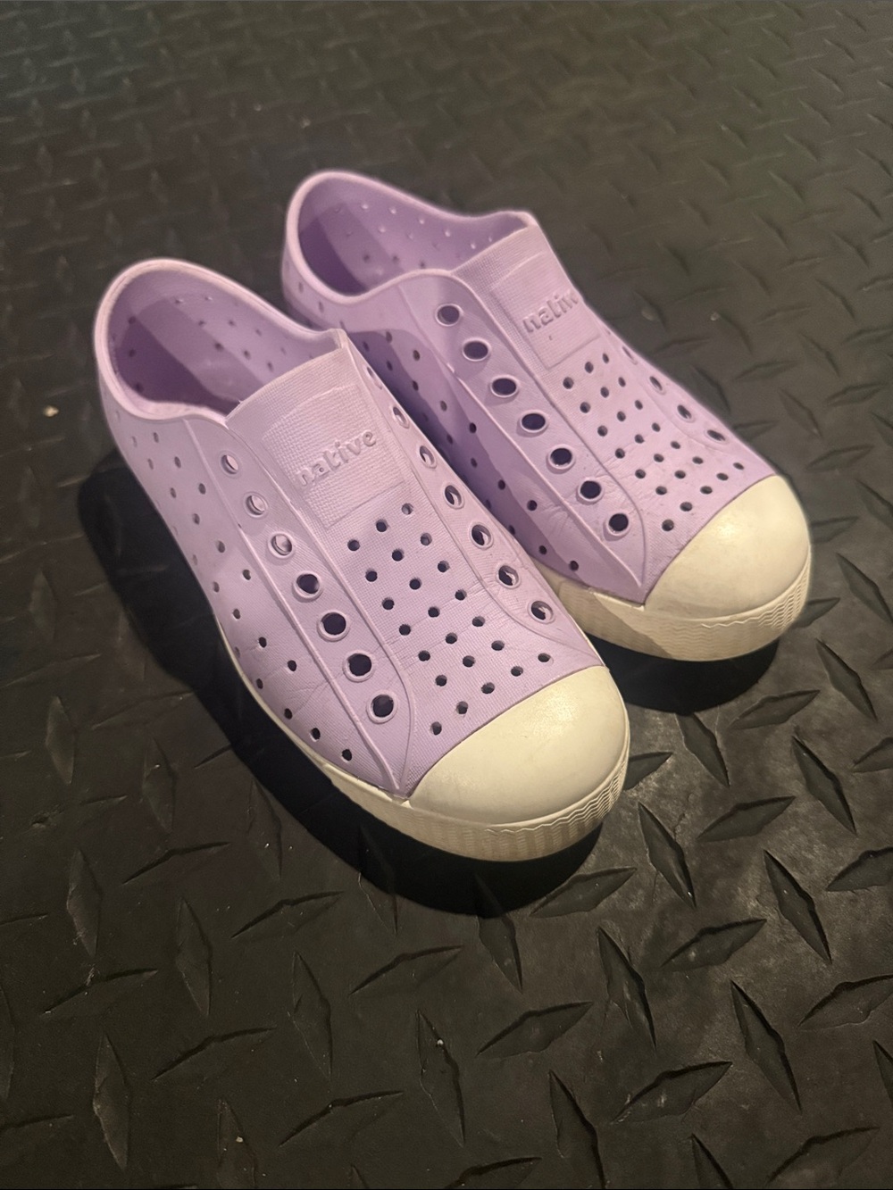 Native Kids Slip-On Water Shoes in Lavender and White
